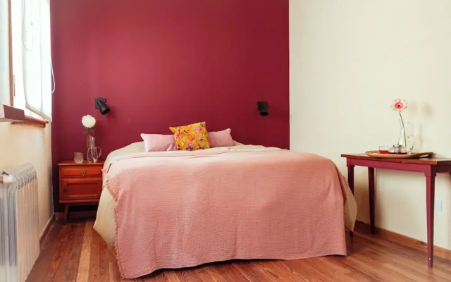 La Noire Petit Hotel