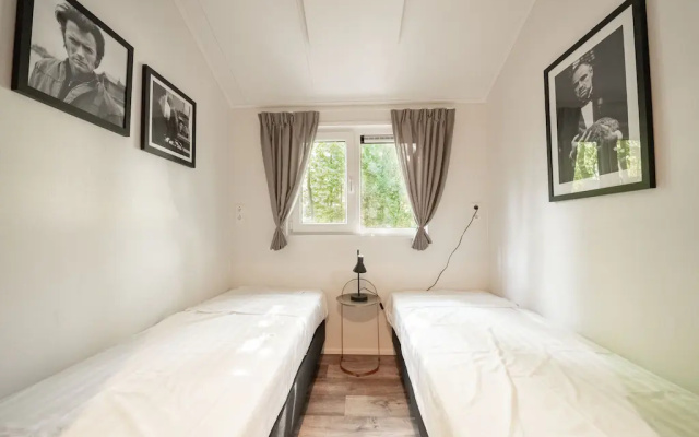 Cozy Chalet 20 km From Utrecht