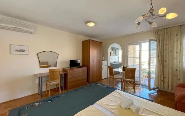 One Bedroom Apartment Stella Maris 2