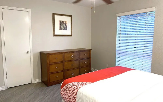 OYO Apartments at Establishment