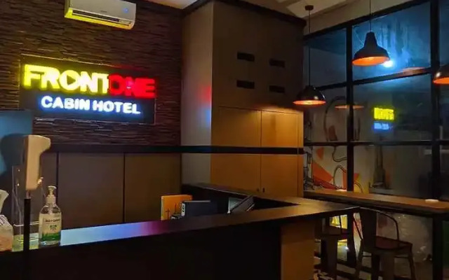 Front One Budget Semarang