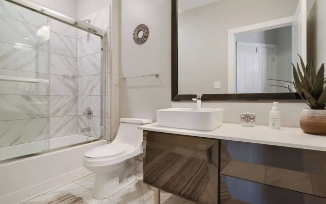 Luxurious Downtown Condo