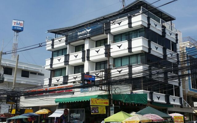 Отель BarFly Pattaya вид на фасад