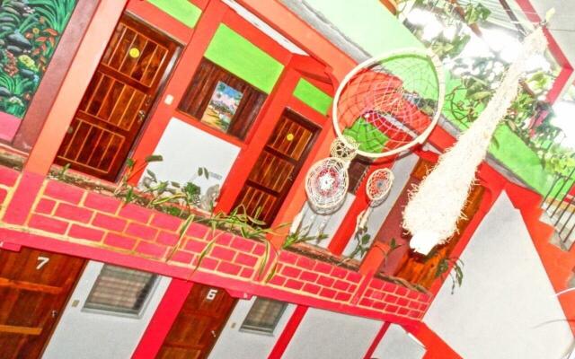 Hotel & Hostal Yaxkin Copan Копан-Руинас вид на фасад