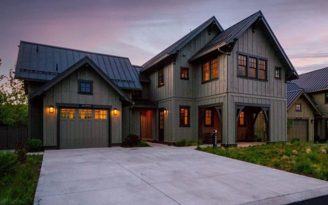 Stone 5 Bedroom Home by RedAwning