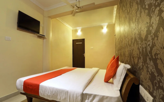 OYO 11967 Hotel Clarissa
