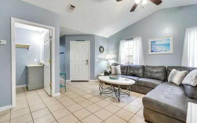 Pet-friendly PCB Duplex - Walk to Beach!