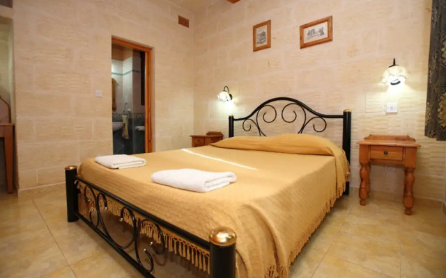 Ta Danjela Villa Sleeps 8 With Pool