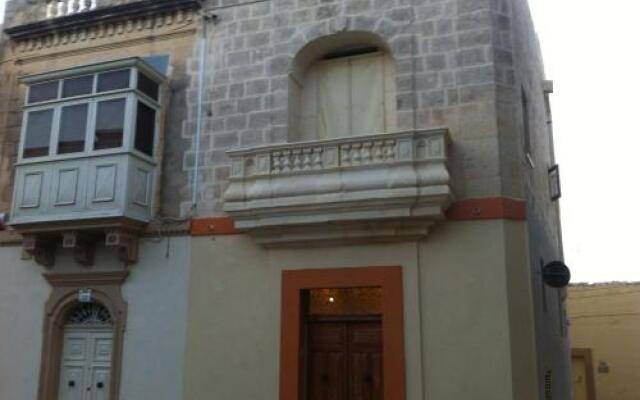 Отель Domus Luxuria Zebbug вид на фасад