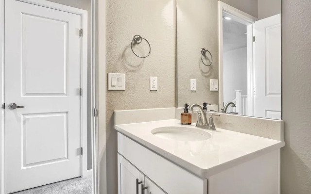 3BD Modern Home Close to Usafa