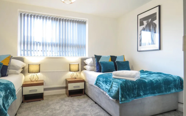 Tudors eSuites Birmingham Townhouse Private Garden Free Parking