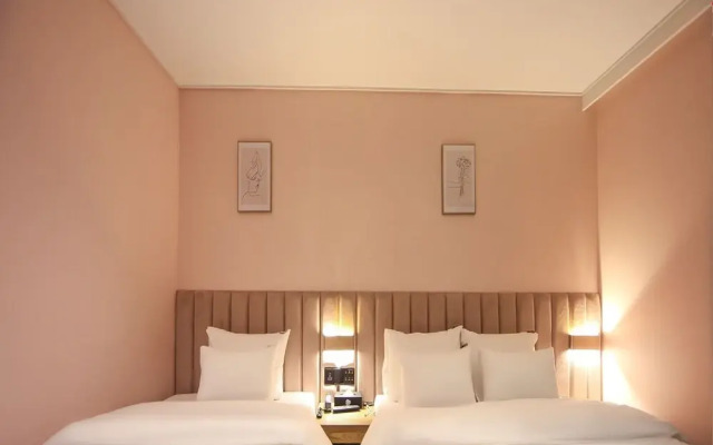 Hotel Lazy Heaven