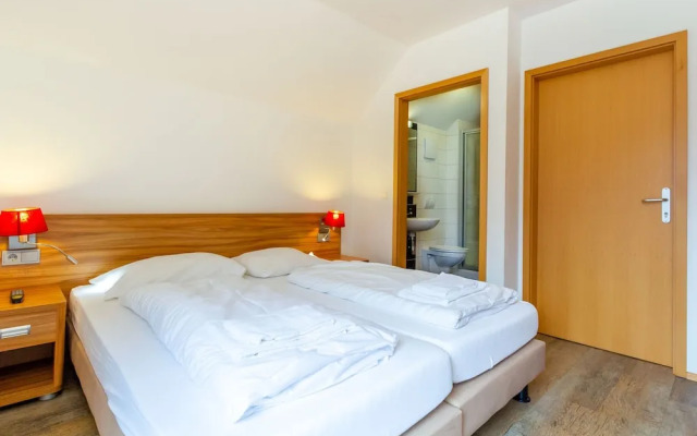Luxury Chalet in Obertraun With Pool