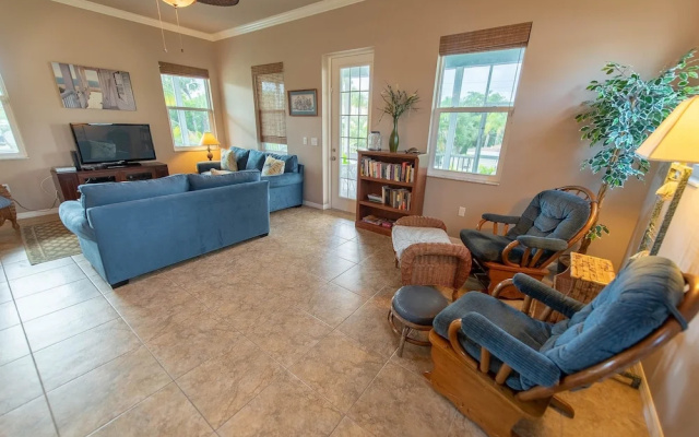 Pelican Villa Apartment 4