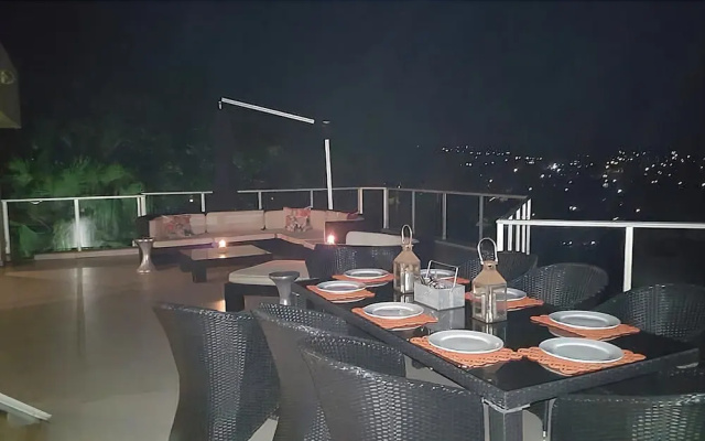 Ballitoville Big Family Villa