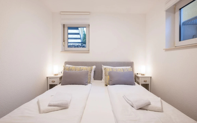 Awad‘s White Apartment