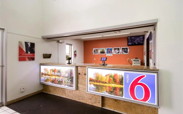 Motel 6 Davenport, IA