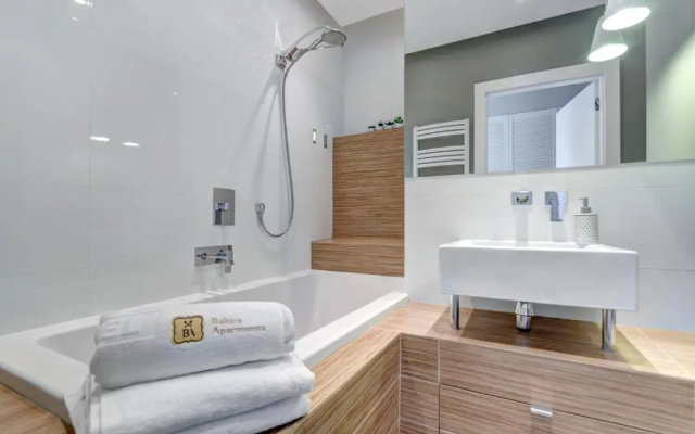 Luxury Voyager Sea Towers