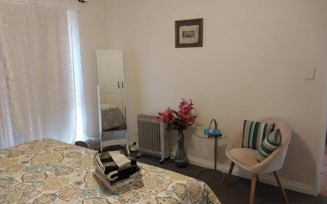 2BR luxury house close to CBD