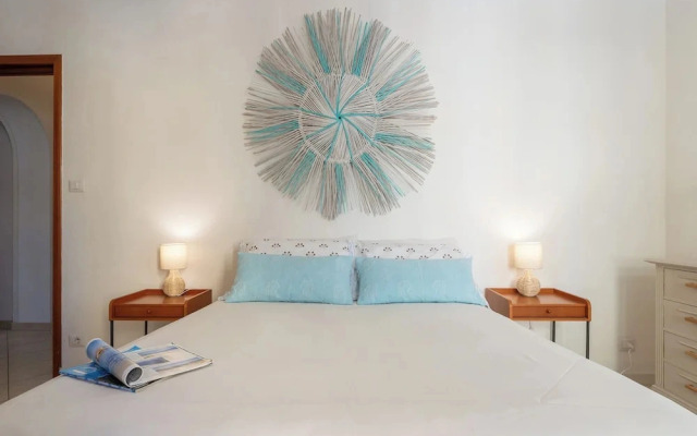First-floor Apartment Just Steps From the sea