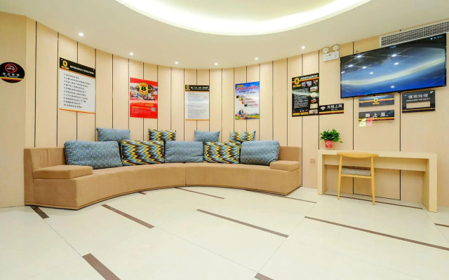 Super 8 Hotel (Wanzhou Wanda Plaza Gaosuntang Pedestrian Street Store)