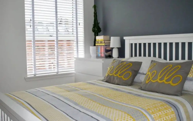 Modern Edinburgh Flat Close to City Centre