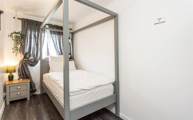 Immaculate 2-bed Apartment in Dagenham