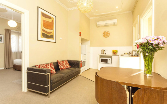 Globe Apartments