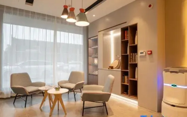 Homeinn · neo (Yantai Zhifu Station Hongyun Automobile Trading Plaza)