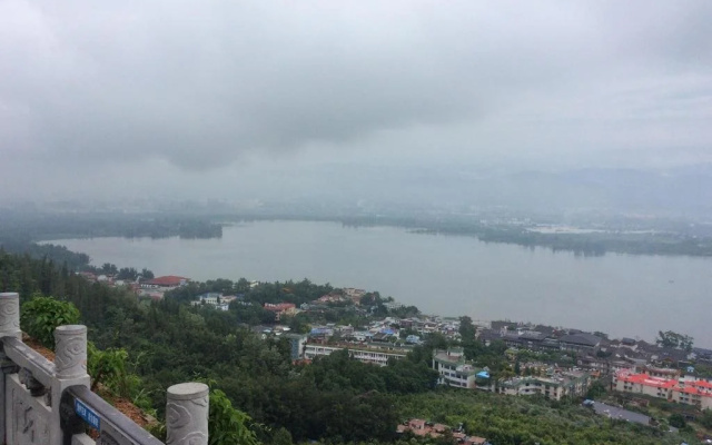 Tiny Jiangnan Hotel