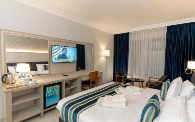 Nishan Hotel