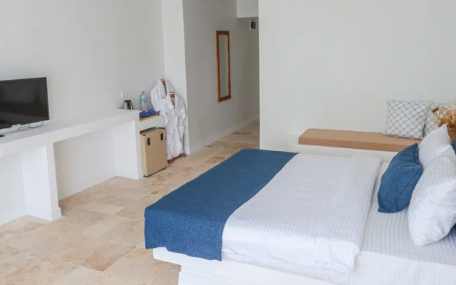 Ayvalık Mavi Çam Otel