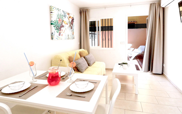 Naika Studios & Apartments