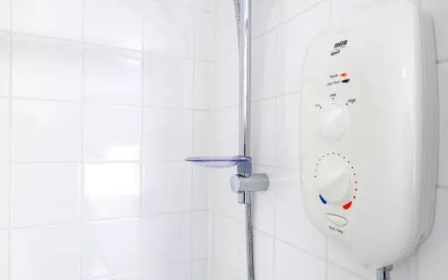 1 Bedroom Apartment with Free Parking
