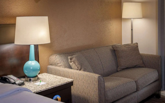 Holiday Inn Cleveland Strongsville Arpt