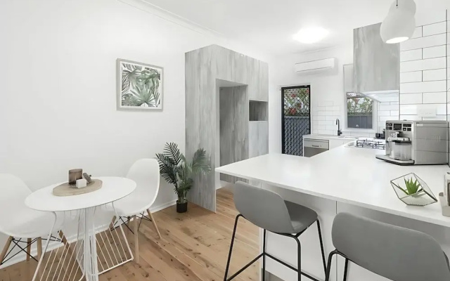 Prickly Pear Stays in Adamstown