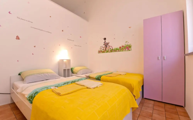 Apartment 1562