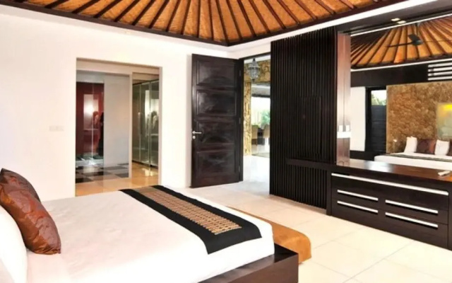 Modern Family Villa