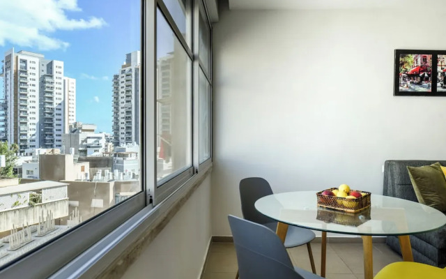Simple Living in Netanya by Sea N' Rent