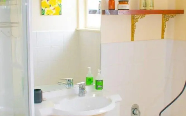 Welcoming 4 Bedroom Family Home in Meadowbank