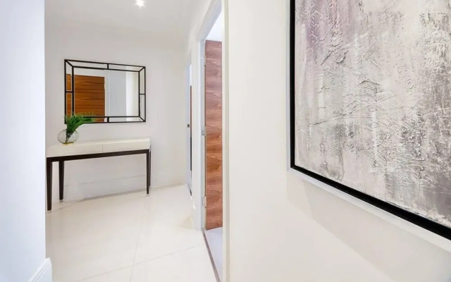 Designer 2 Bed Apartment in Riverside Development