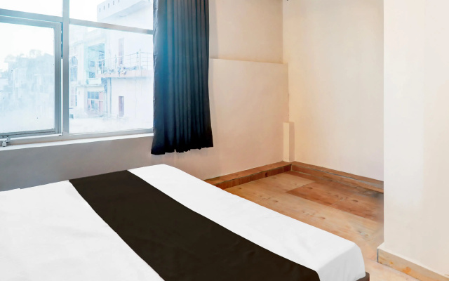 Super Hotel O Aastha Inn