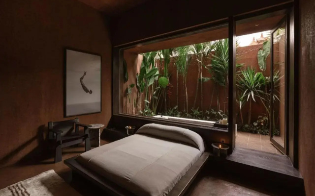 Further Hotel