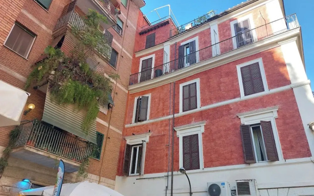 Leonina Terrace