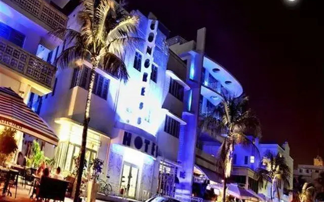 Congress Hotel by Miavac