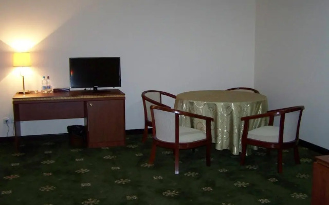 Отель Arien Plaza