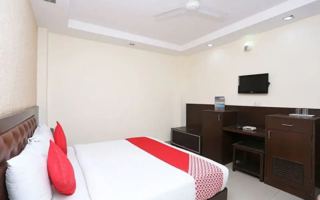 OYO 4926 Hotel Le central