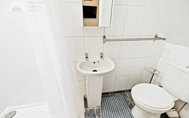 2-bed - Sleeps 4 - With Garden