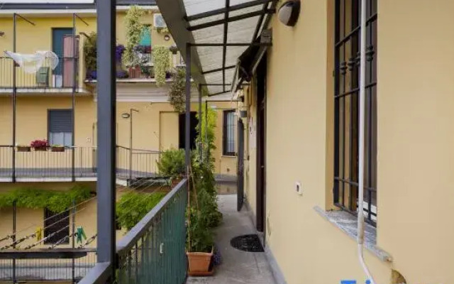 Top Clean Charming Apartment on the Darsena Navigli