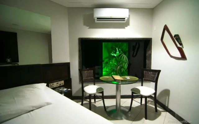 Toulouse Motel